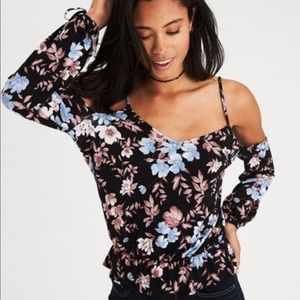 American Eagle Cold Shoulder Tie Sleeve Top Size M